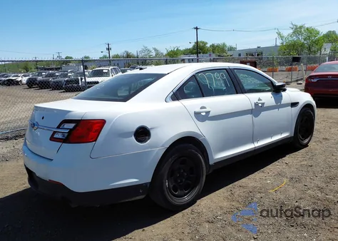 2017 Ford Police Interceptor из США, поврежденный, VIN 1FAHP2L80HG133846